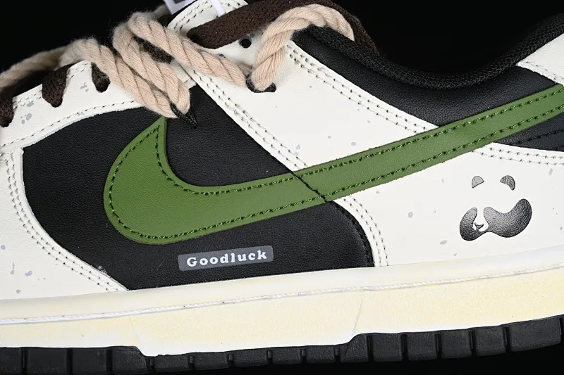 All Categories Nk SB Dunk Series Nk SB Dunk Low Low-top sneakers CS version Nk Dunk Low "Panda" Bamboo Forest Panda Customized version of deconstructed strap casual sneakers DD1391-100